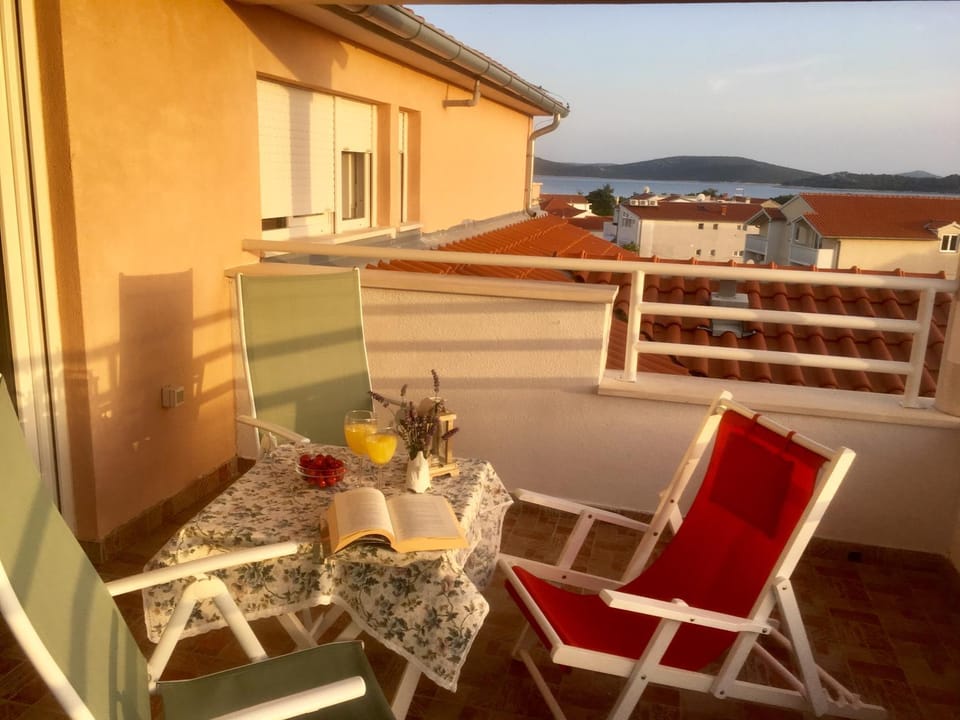Patio, Balcony/Terrace, Sea view, Dinner, Drinks, Sunset