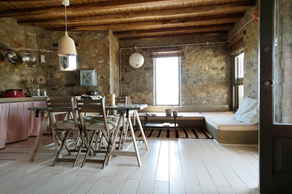 Bed, Kitchen or kitchenette, Living room, Photo of the whole room, Seating area, Dining area