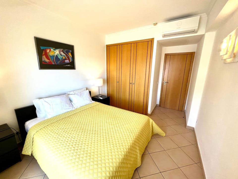 Casa Sol, Fast WIFI, Airco, swimming pool near the Beach Praia Da Rocha Apartment in Portimao