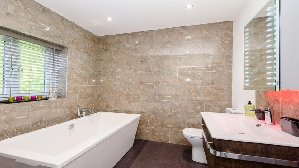 Toilet, Bath