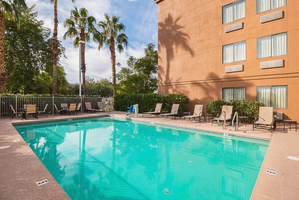 Swimming pool, Swimming pool