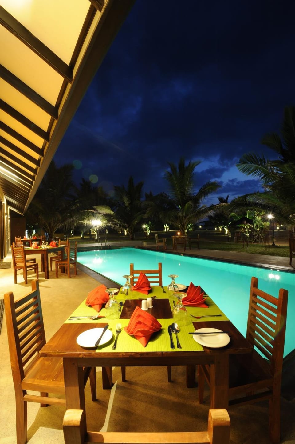 Patio, Restaurant/places to eat, Food and drinks, Food, Swimming pool, Swimming pool, Drinks, Alcoholic drinks