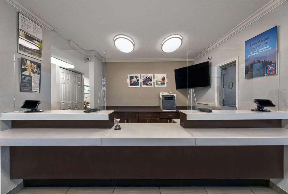 Lobby or reception, On site