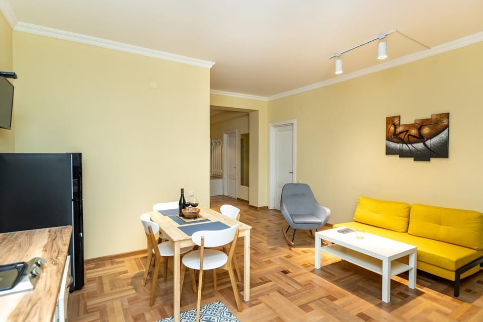 Living room, Seating area, Dining area