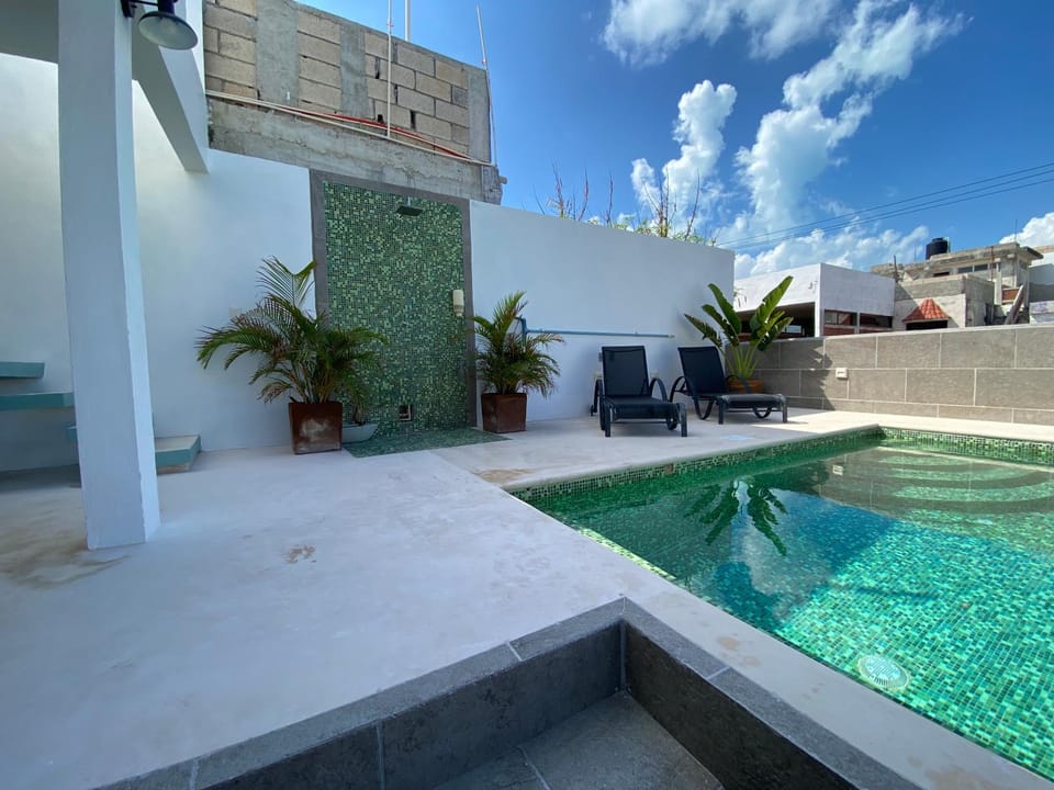 Swimming pool