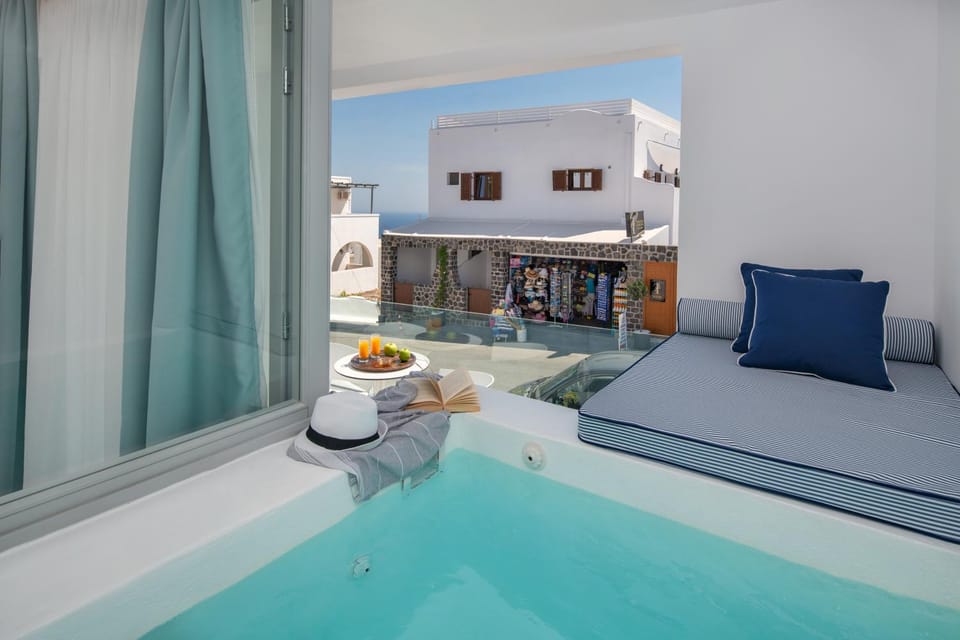 Hot Tub, Balcony/Terrace, Quiet street view
