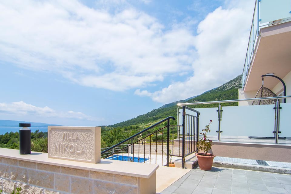 Balcony/Terrace, Mountain view, Swimming pool, Swimming pool
