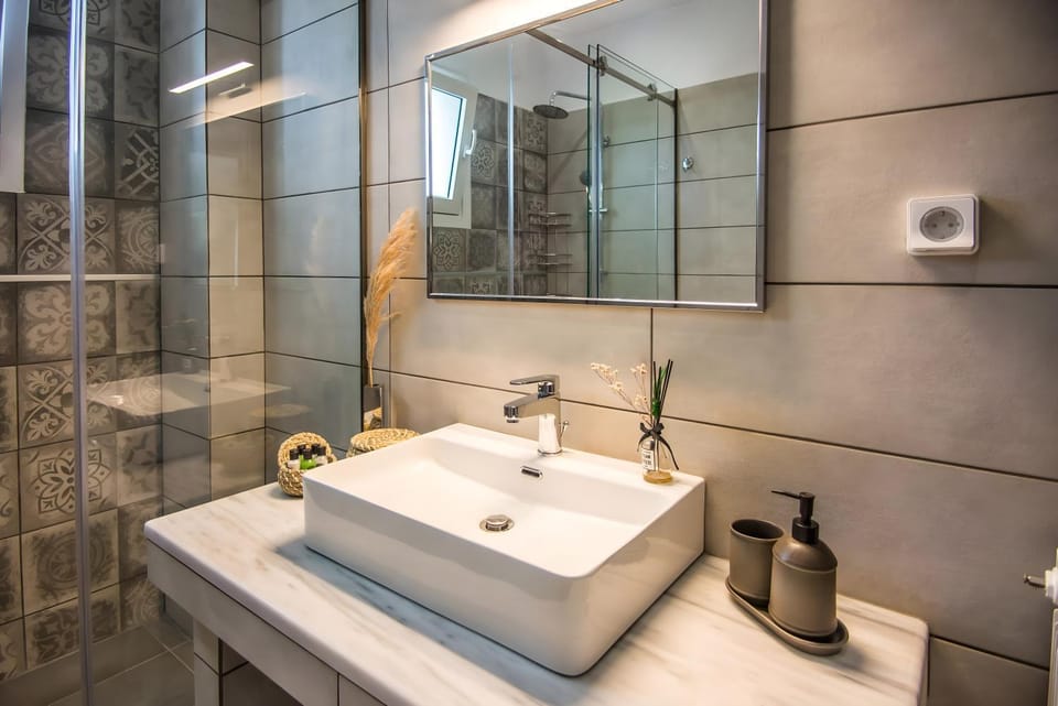 Shower, Bathroom, towels