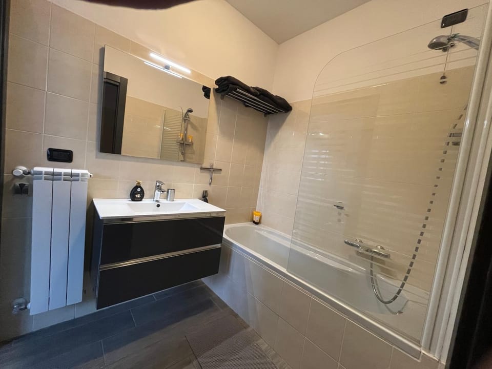Shower, Bathroom, Bath