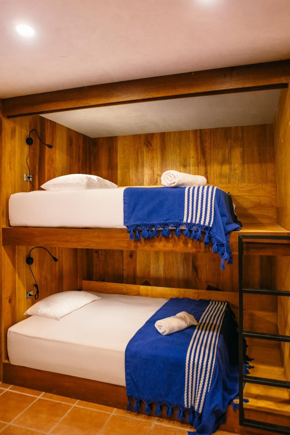 Bedroom, bunk bed