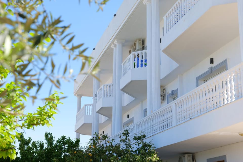 Property building, Balcony/Terrace