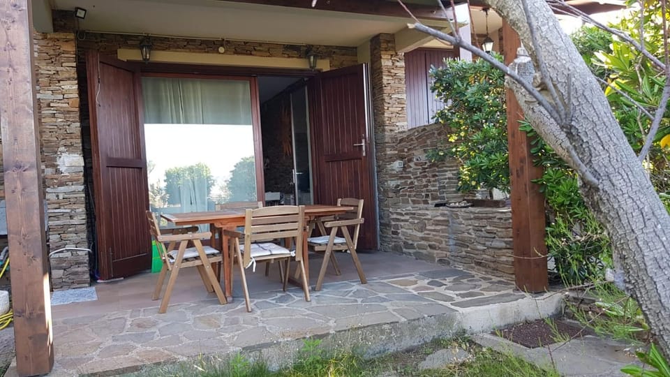Patio, Dining area