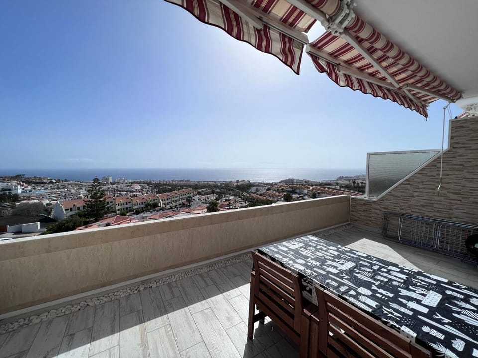 Balcony/Terrace, City view, Sea view, Street view