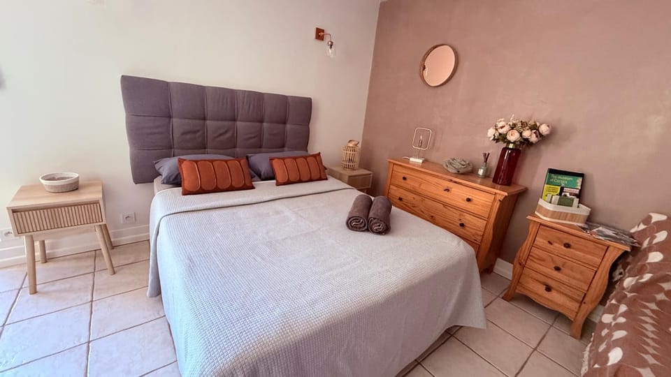 CASAMACCE Studio climatisé avec terrasse, small comfortable apartment free parking, air-conditioned & Wifi Apartment in Corsica