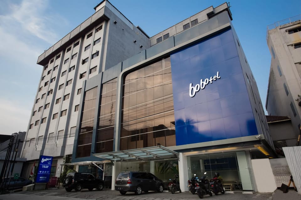 Property building, Facade/entrance, Property logo or sign