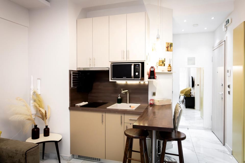 Kitchen or kitchenette, oven, stove