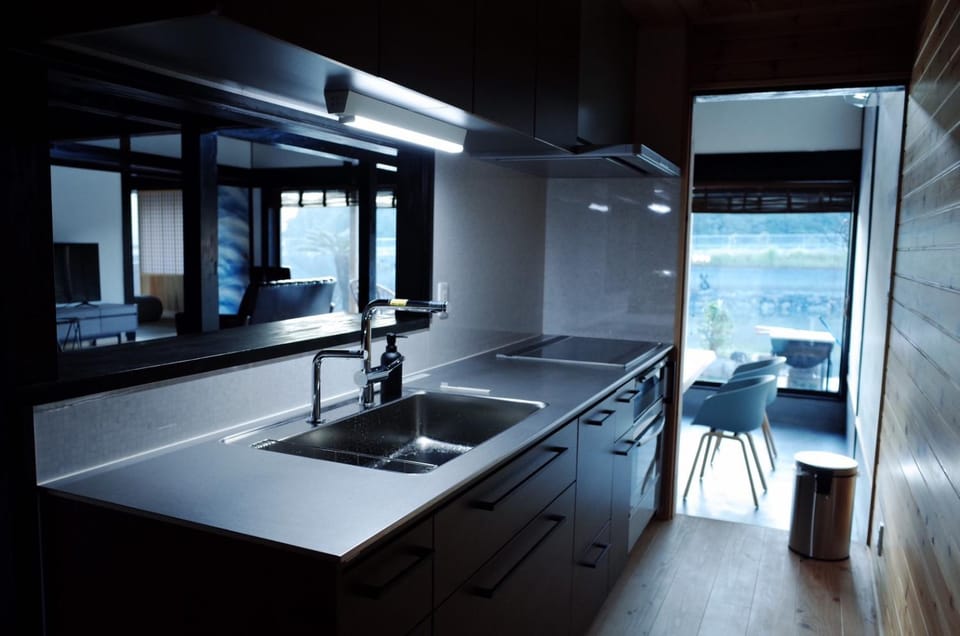 Communal kitchen, dishwasher, pet friendly, stove