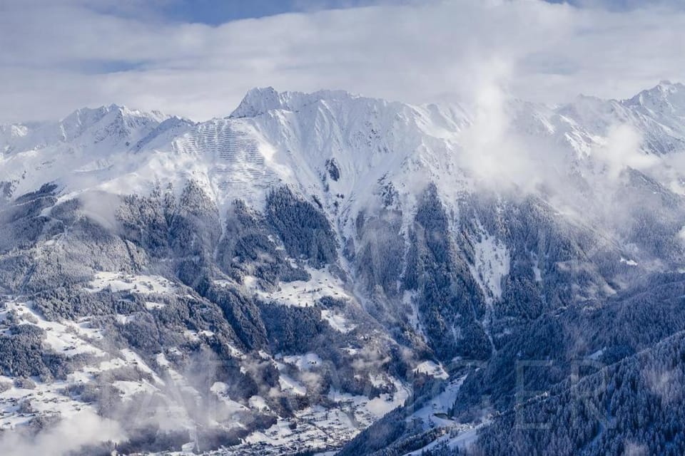 Nearby landmark, Natural landscape, Winter, Mountain view
