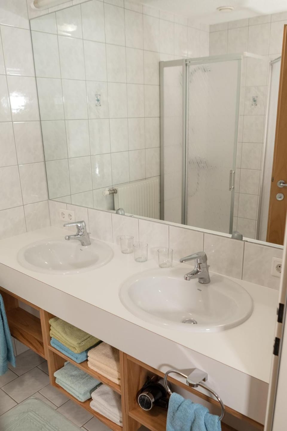 Shower, Bathroom, towels