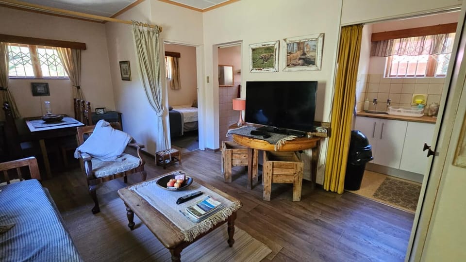 Alpaca Self Catering Cottage Kleinmond Apartment in Western Cape