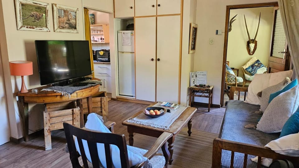 Alpaca Self Catering Cottage Kleinmond Apartment in Western Cape