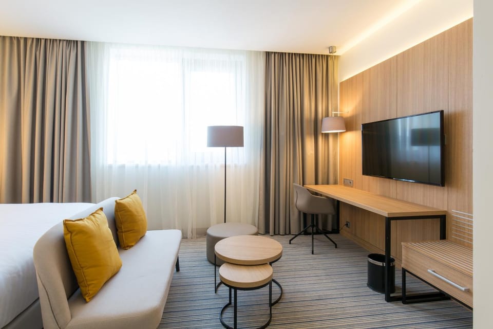 Bed, Living room, Seating area, Bedroom, hair dresser