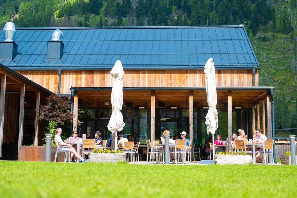 Restaurant/places to eat, Children play ground, Garden