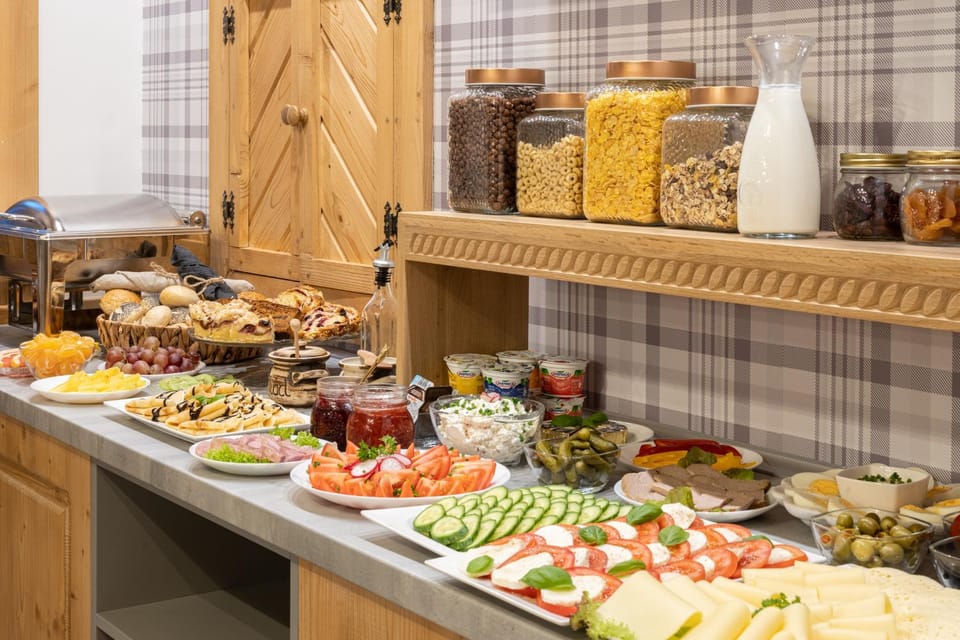 Breakfast, Continental breakfast, Buffet breakfast