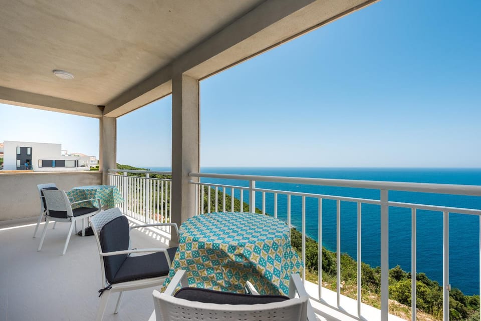 Balcony/Terrace, Landmark view, Sea view