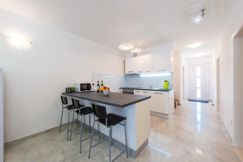 Day, Kitchen or kitchenette, Dining area