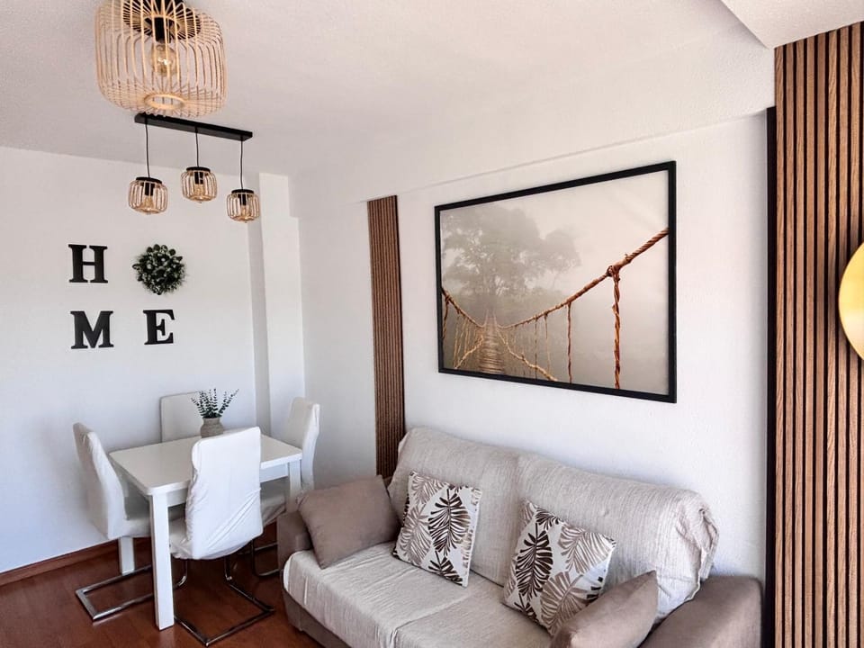 Apartamento Primera Línea de Playa Paseo Marítimo Perla 5 Apartment in Fuengirola