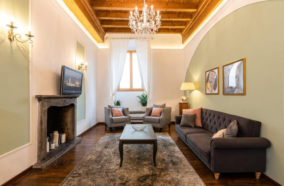 Communal lounge/ TV room, Living room, Seating area