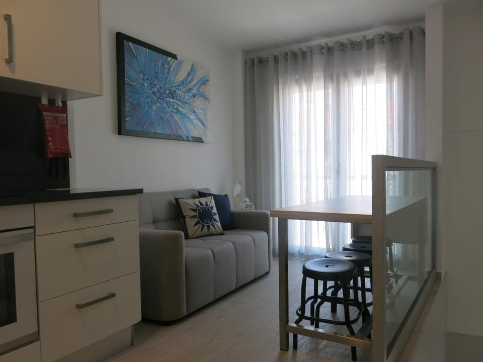 Communal lounge/ TV room, Dining area