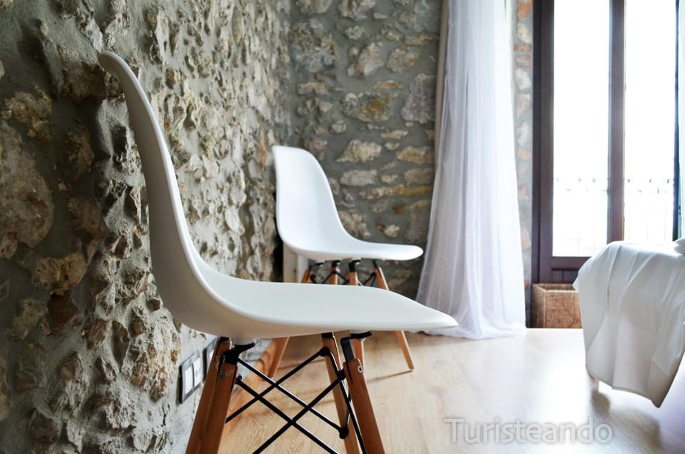 Bed, Photo of the whole room, Decorative detail, Bedroom