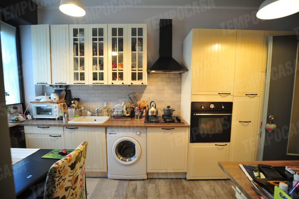 Communal kitchen, Internal: Not applicable to any particular room