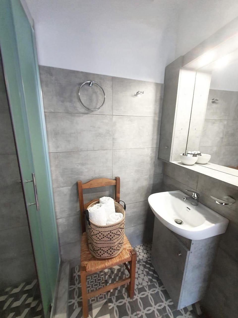 Toilet, Bathroom, towels