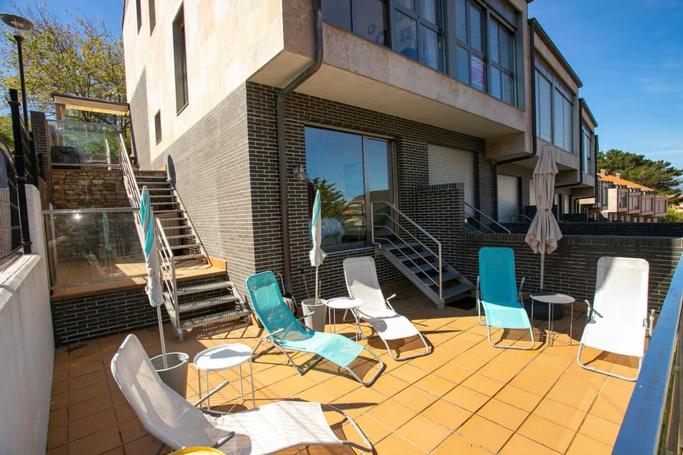 View (from property/room), Balcony/Terrace, sunbed