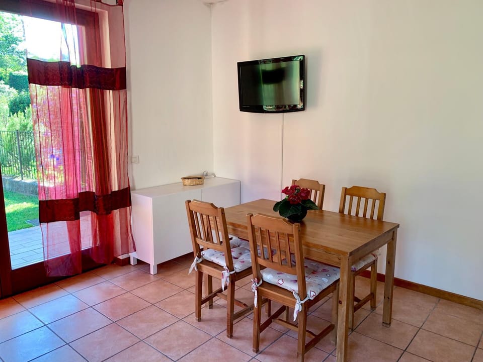 TV and multimedia, Dining area