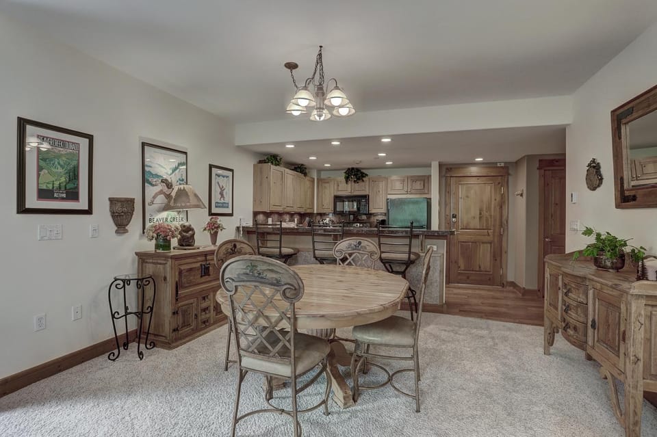 2Br- Arrowhead Village- Great Location And Gorgeous Condo Condo Apartment in Edwards
