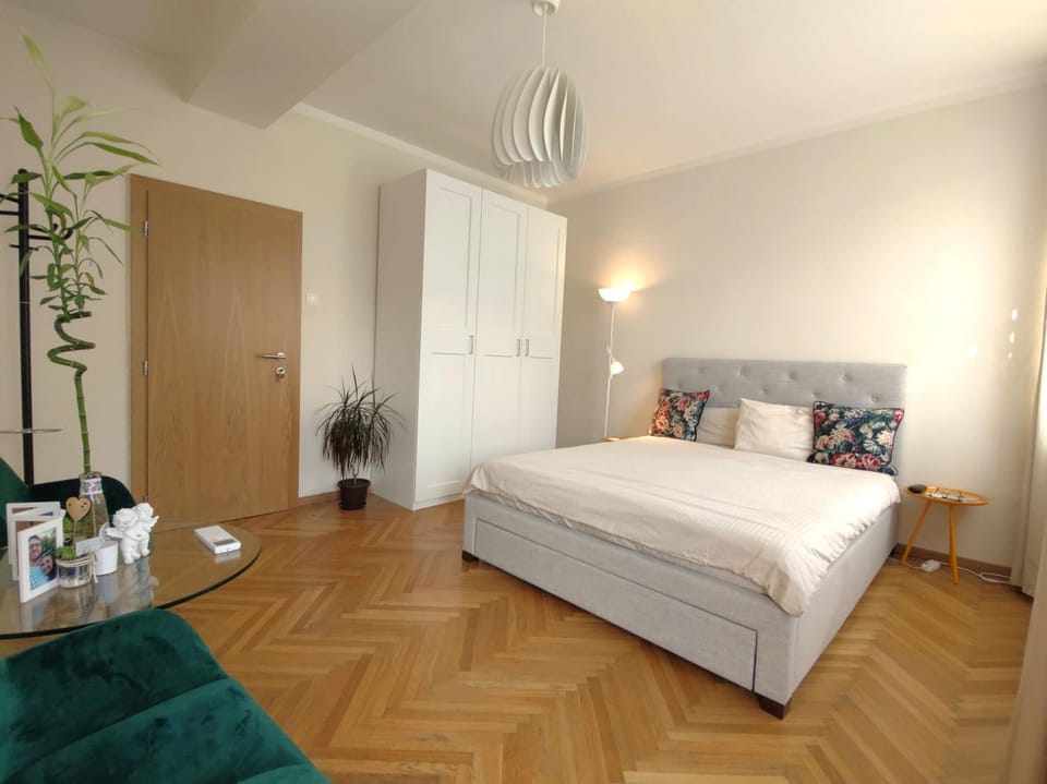Bed, Bedroom, wardrobe