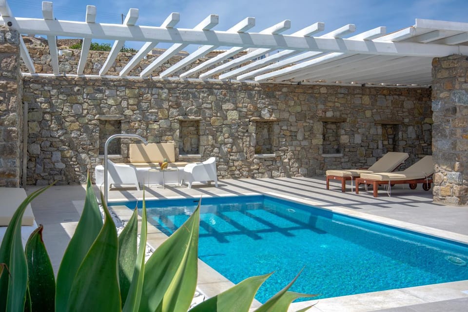 Swimming pool, Swimming pool