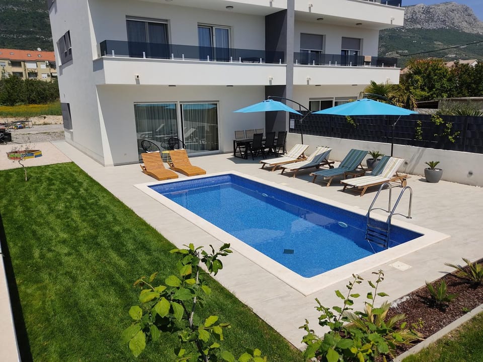 NEW VILLA DAVID, WI-FI, IPTV, 5 bedrooms, 4 bathrooms Villa in Šibenik-Knin County, Croatia