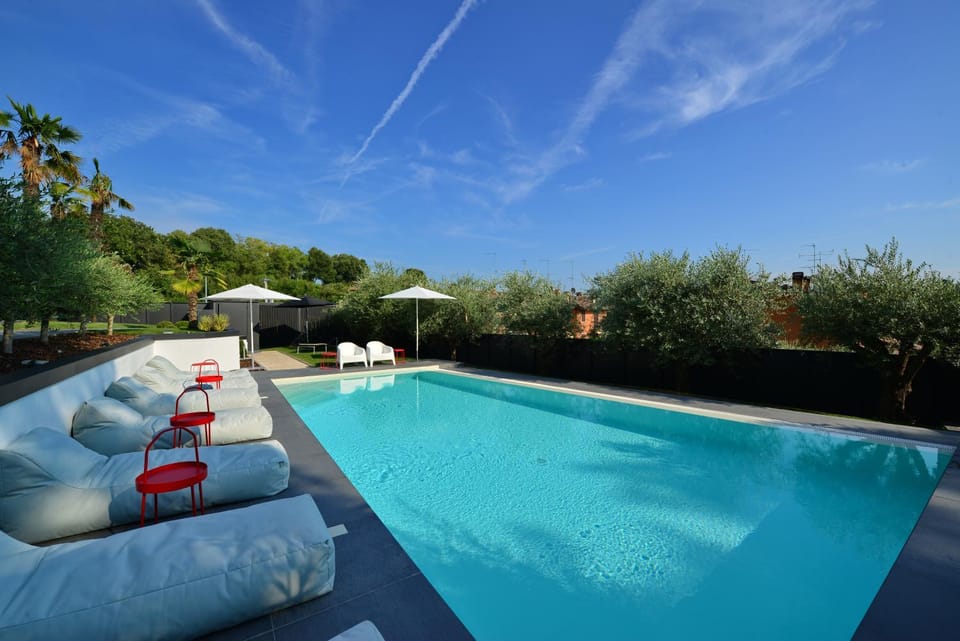 Property building, Swimming pool