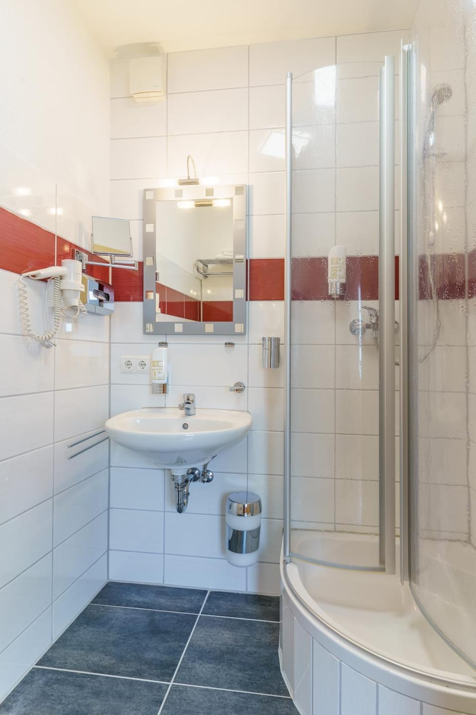 Bathroom, Photo of the whole room