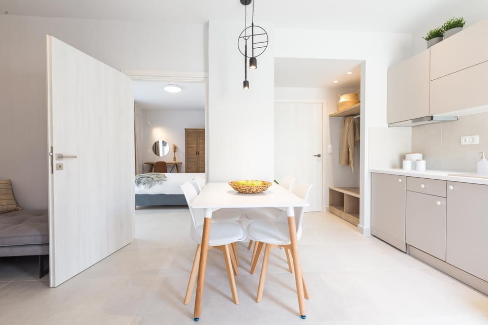 Kitchen or kitchenette, Seating area, Dining area, wardrobe