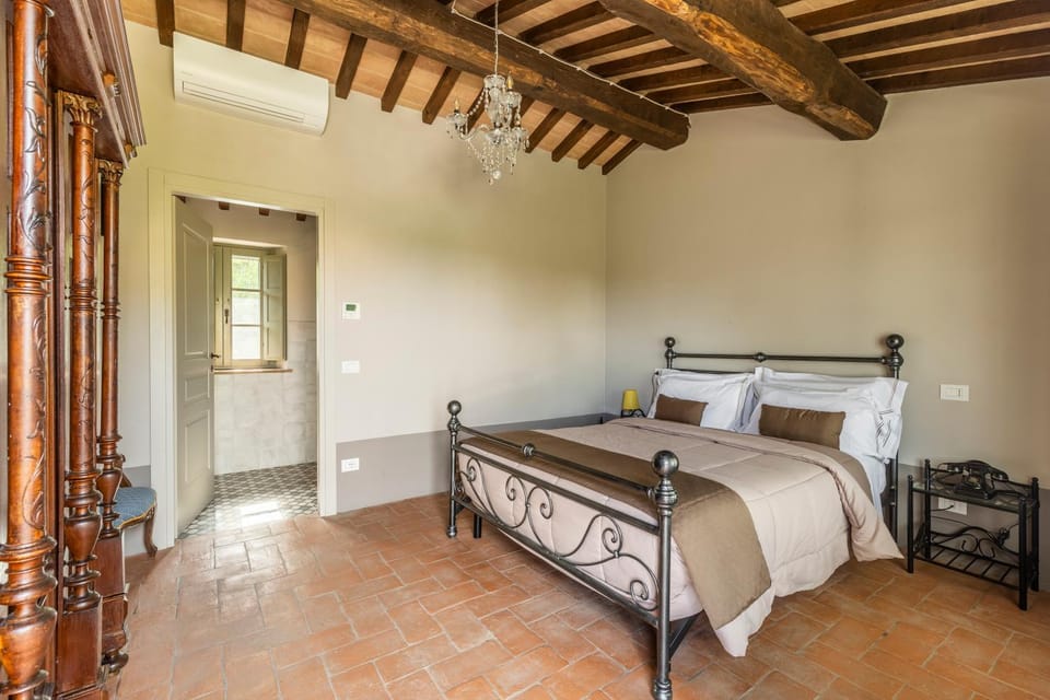 Bed, View (from property/room), Photo of the whole room