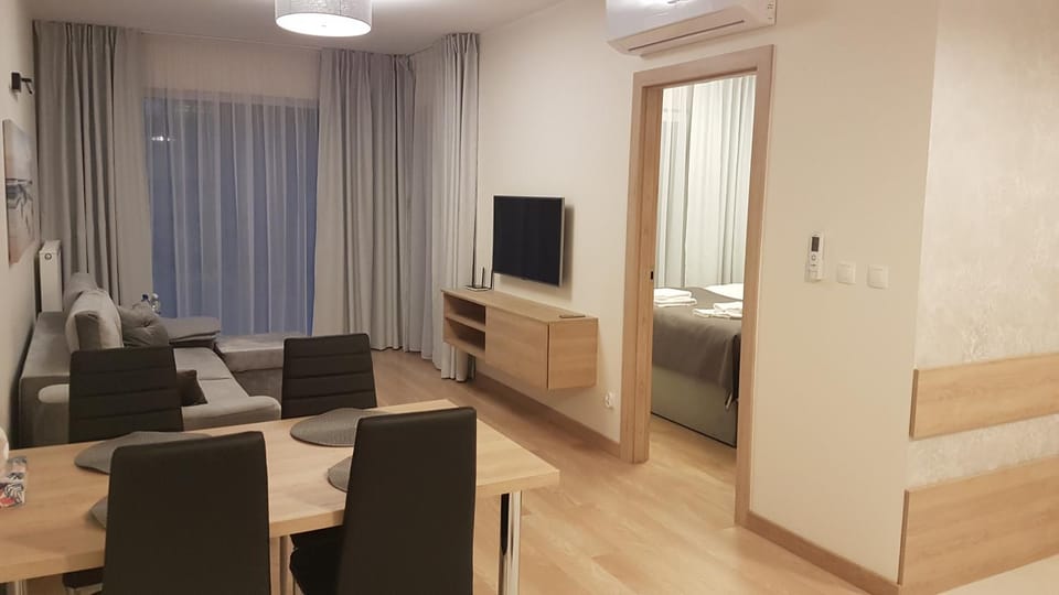 Living room, Photo of the whole room, Dining area