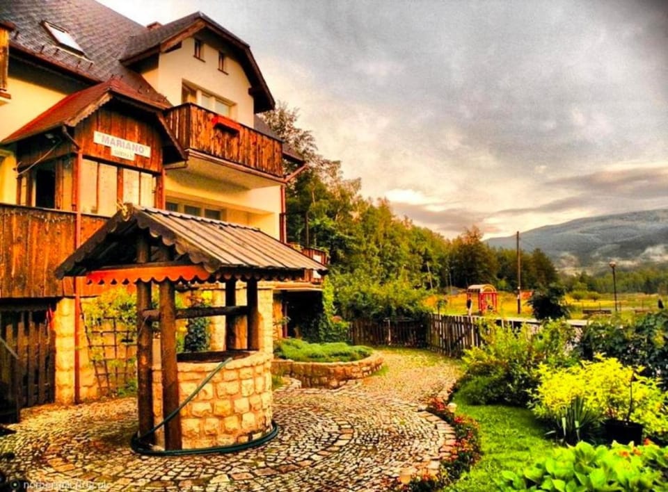 Villa Mariano Michałowice Bed and Breakfast in Lower Silesian Voivodeship