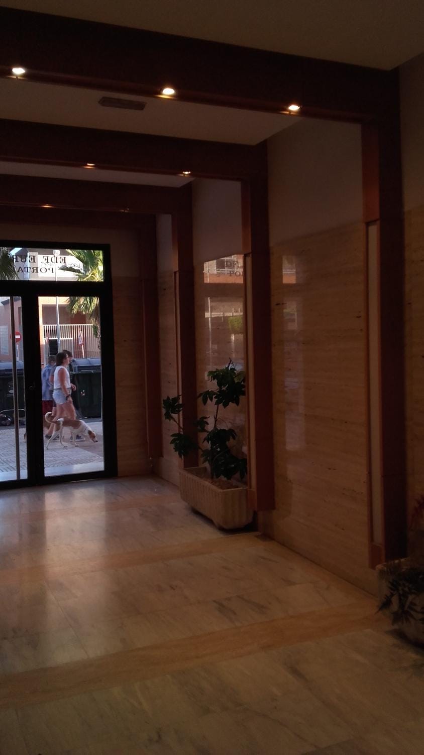 Facade/entrance
