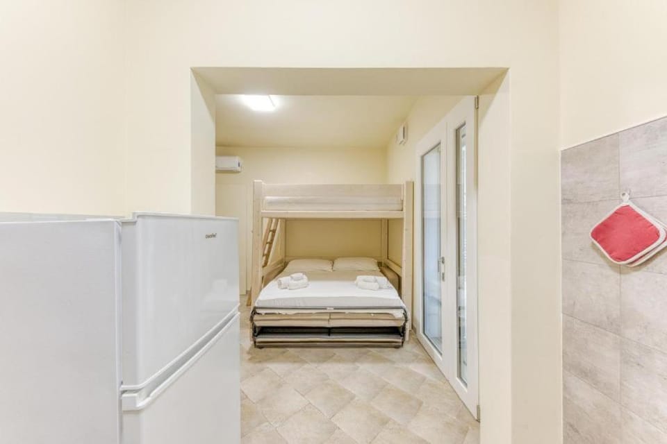 Bed, Photo of the whole room, Bedroom, bunk bed
